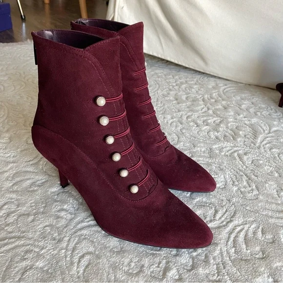 Stuart Weitzman Kitten Heel Suede Boot - Picture 3 of 8